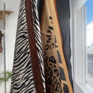 pañuelo estampado leopardo