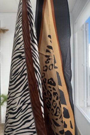 pañuelo estampado leopardo