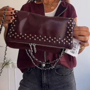 bolso polipiel tachuelas burdeos