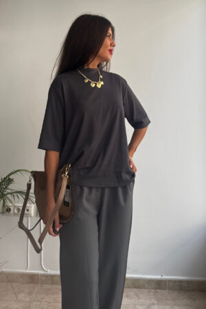 Camiseta cuello halter gris plomo