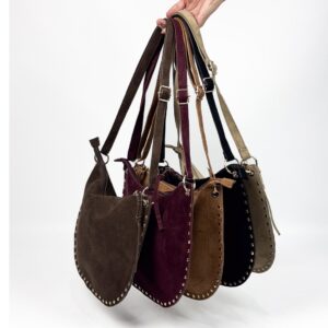 Bolso serraje tachuelas