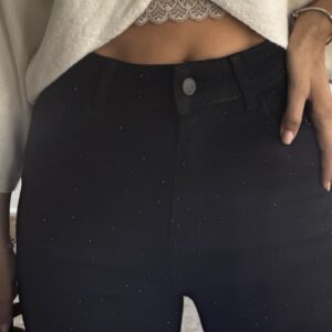 Jeans brillos negros