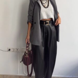 Pantalón efecto piel