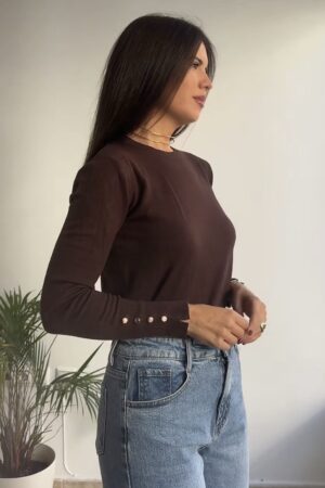 Punto básico adorno botones marrón