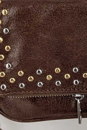Bolso tachuelas marrón