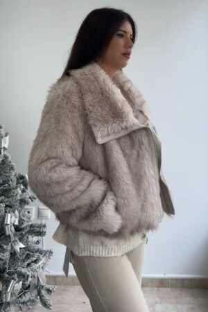 Abrigo pelo cremallera beige
