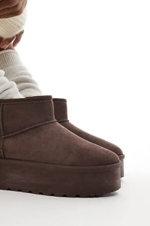 Botas con forro de pelo marron chocolate