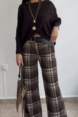 Pantalón cuadros predomina marrón