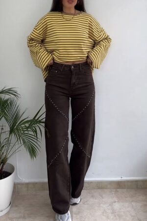 Jeans marrones diseño tachuelas