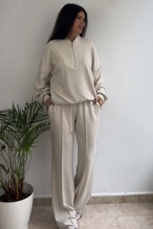 Conjunto sport crema