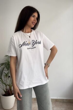 Camiseta blanca letra bordada  marino