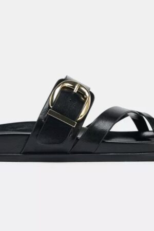 Sandalia plana hebilla