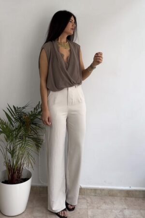 Pantalón recto fluido beige