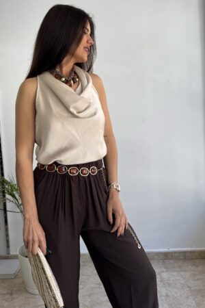 Lencera beige cuello fluido