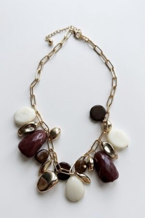 Collar piedras burdeos