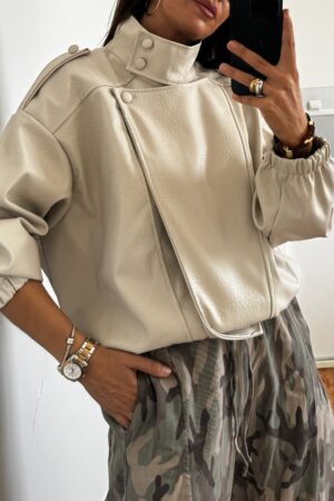 Chaqueta cuello alto beige